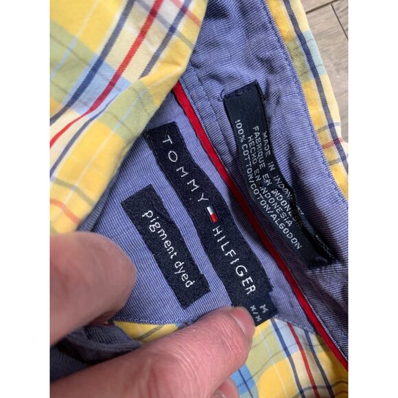 Tommy Hilfiger Men’s M Button-down Short Sleeve Yellow Blue Red Plaid Pigment Di - Picture 2 of 6